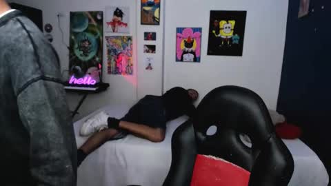 Snapshot of sweet_boys_xx chatting on 13, 10, 2025 CristianBrayan PVT OPEN online show from 13, 10, 2025