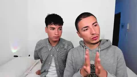 Snapshot of sweet_boys_xx chatting on 24, 10, 2025 CristianBrayan PVT OPEN online show from 24, 10, 2025