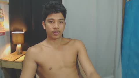 sweet_guyxx online show from 5, 1, 2025