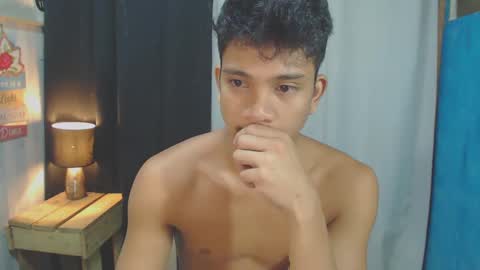 sweet_guyxx online show from 28, 1, 2025
