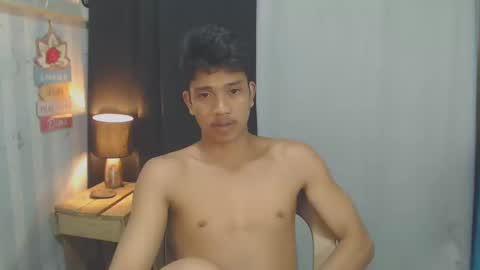 sweet_guyxx online show from 2, 2, 2025