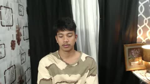 sweet_guyxx online show from 2, 11, 2025