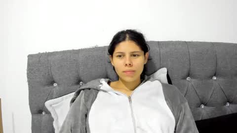 Snapshot of sweet_hann chatting on 2, 1, 2025 Hanna online show from 2, 1, 2025