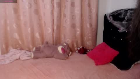 Snapshot of sweet_hannaah chatting on 10, 10, 2025 Hannah online show from 10, 10, 2025