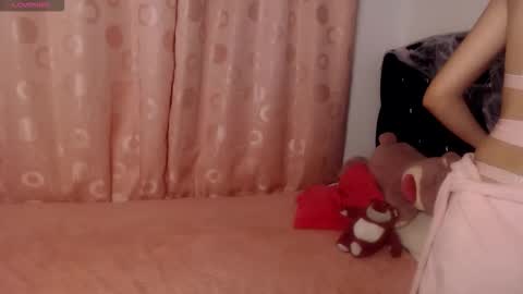 Snapshot of sweet_hannaah chatting on 17, 10, 2025 Hannah online show from 17, 10, 2025