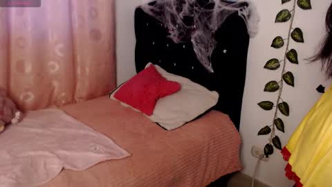 Snapshot of sweet_hannaah chatting on 18, 10, 2025 Hannah online show from 18, 10, 2025