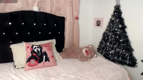 Snapshot of sweet_hannaah chatting on 4, 12, 2025 Hannah online show from 4, 12, 2025