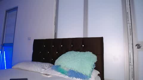 sweet_hot_mia_ online show from 7, 4, 2026