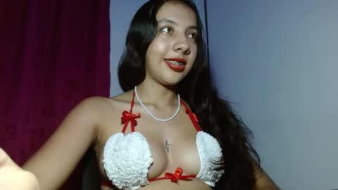 Snapshot of sweet_isaa chatting on 18, 12, 2024 Hello welcome to my room - follow me please online show from 18, 12, 2024