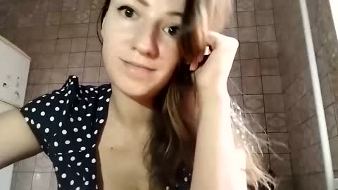 Snapshot of sweet_lilgirl_x chatting on 3, 3, 2025 Anna online show from 3, 3, 2025