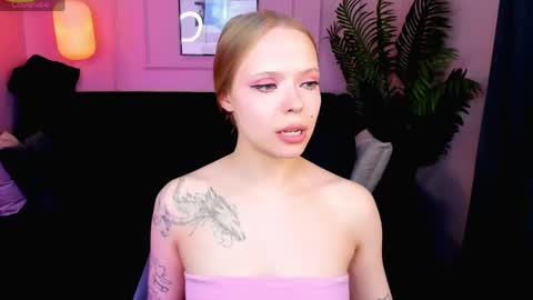 Snapshot of sweet_lucile chatting on 3, 5, 2026 Lucy online show from 3, 5, 2026