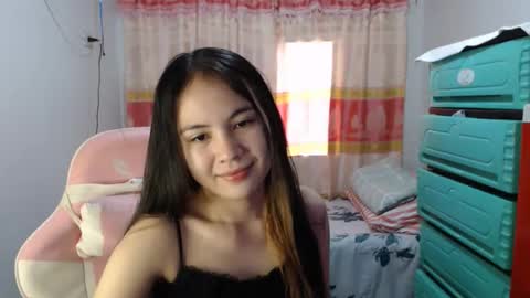 Snapshot of sweet_mie chatting on 1, 11, 2025 princess mie online show from 1, 11, 2025