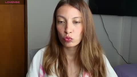 Snapshot of sweet_moon_v_ chatting on 16, 6, 2026 sweet_moon_v_ online show from 16, 6, 2026