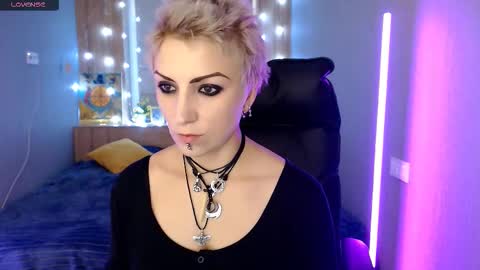 sweet_n_strong online show from 2, 12, 2025