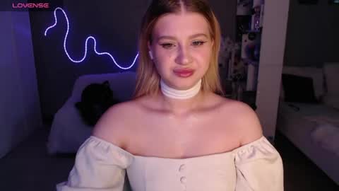 Snapshot of sweet_nicole_333 chatting on 13, 6, 2026 sweet_nicole_333 online show from 13, 6, 2026