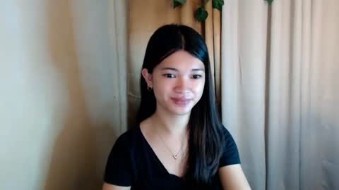 sweet_nylia online show from 15, 7, 2026