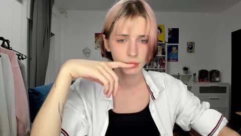 kira online show from 15, 3, 2026