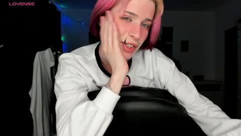 kira online show from 10, 4, 2026