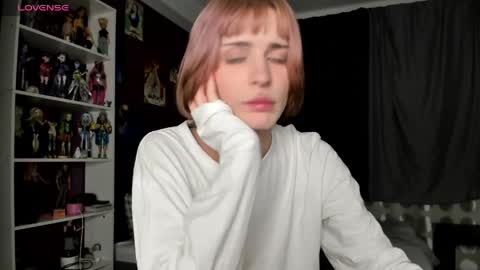 Snapshot of sweet_peach__ chatting on 29, 4, 2026 kira online show from 29, 4, 2026