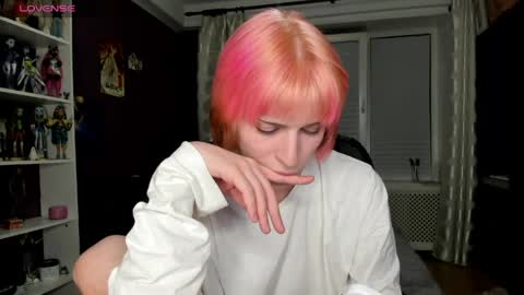Snapshot of sweet_peach__ chatting on 5, 5, 2026 kira online show from 5, 5, 2026