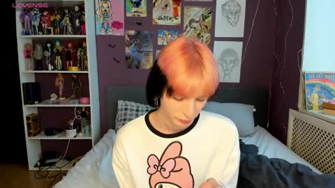 Snapshot of sweet_peach__ chatting on 18, 5, 2026 kira online show from 18, 5, 2026