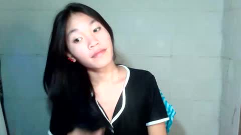 Snapshot of sweet_reyan2003 chatting on 13, 5, 2026 REYAN online show from 13, 5, 2026