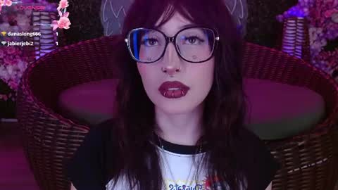 Snapshot of sweet_roxanee chatting on 10, 7, 2026 Roxanee online show from 10, 7, 2026