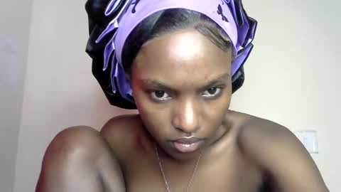 sweet_strawberina online show from 17, 5, 2026