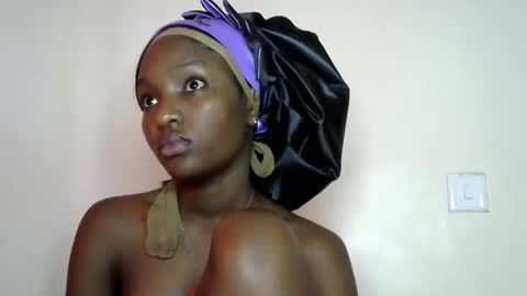 sweet_strawberina online show from 19, 5, 2026