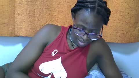 Snapshot of sweet_zarah chatting on 4, 4, 2026 sweet_zarah online show from 4, 4, 2026