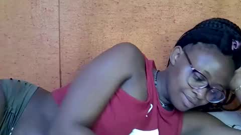 Snapshot of sweet_zarah chatting on 17, 4, 2026 sweet_zarah online show from 17, 4, 2026