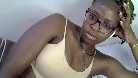 Snapshot of sweet_zarah chatting on 4, 5, 2026 sweet_zarah online show from 4, 5, 2026