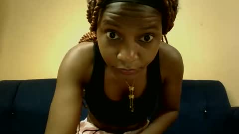 Snapshot of sweet_zella chatting on 20, 5, 2026 zellate online show from 20, 5, 2026