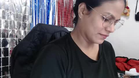 Snapshot of sweetalmaa chatting on 23, 9, 2025 Alma online show from 23, 9, 2025