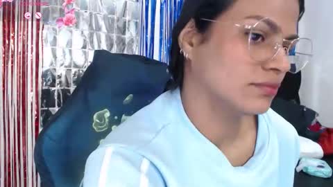 Snapshot of sweetalmaa chatting on 4, 10, 2025 Alma online show from 4, 10, 2025