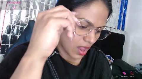 Snapshot of sweetalmaa chatting on 17, 10, 2025 Alma online show from 17, 10, 2025