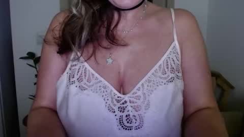 Snapshot of sweetberryxxx chatting on 28, 10, 2025 Diana online show from 28, 10, 2025