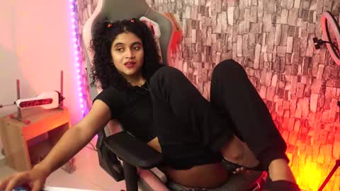 Snapshot of sweetbonii chatting on 6, 1, 2026 Salom independent model online show from 6, 1, 2026
