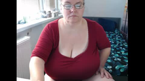 Snapshot of sweetboobs85h chatting on 8, 6, 2026 Sweetboobs85h online show from 8, 6, 2026