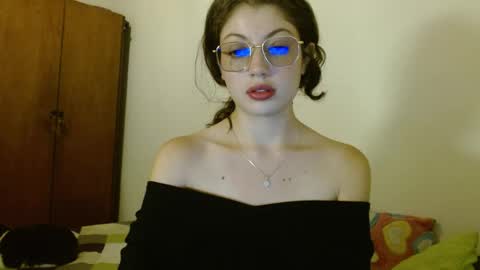 sweetcalm_ online show from 5, 6, 2026