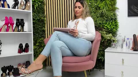 Cherry online show from 5, 1, 2026