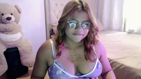 Snapshot of sweetcristalh chatting on 14, 11, 2025 Cristal online show from 14, 11, 2025