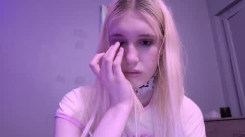 Snapshot of sweetcrystalll chatting on 23, 6, 2026 sweetcrystalll online show from 23, 6, 2026