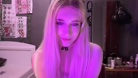 Snapshot of sweetcrystalll chatting on 10, 7, 2026 sweetcrystalll online show from 10, 7, 2026