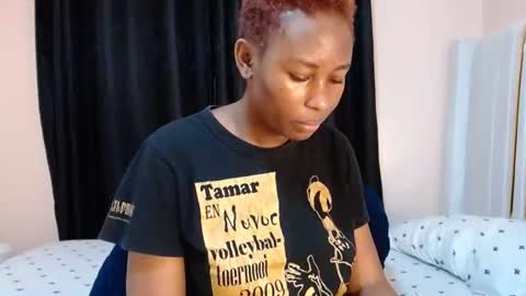 sweetDee online show from 13, 7, 2026
