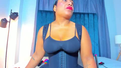 Snapshot of sweetebony_69 chatting on 5, 5, 2026 Mia online show from 5, 5, 2026