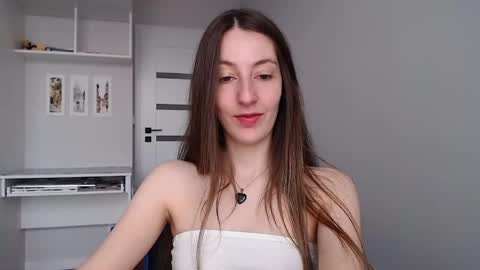 Snapshot of sweetheart_77 chatting on 5, 5, 2026 Emma online show from 5, 5, 2026