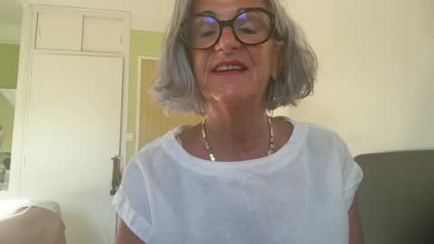 Snapshot of sweethoneymonica chatting on 7, 7, 2026 SweetHoneyMonica online show from 7, 7, 2026