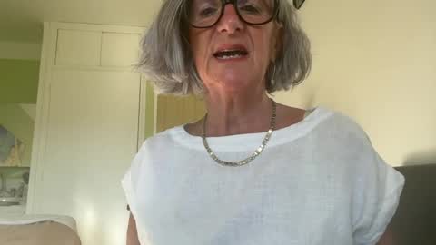 Snapshot of sweethoneymonica chatting on 7, 7, 2026 SweetHoneyMonica online show from 7, 7, 2026