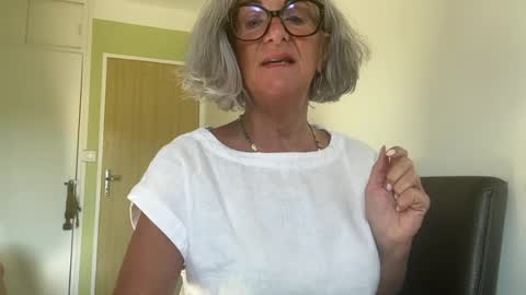 Snapshot of sweethoneymonica chatting on 7, 7, 2026 SweetHoneyMonica online show from 7, 7, 2026